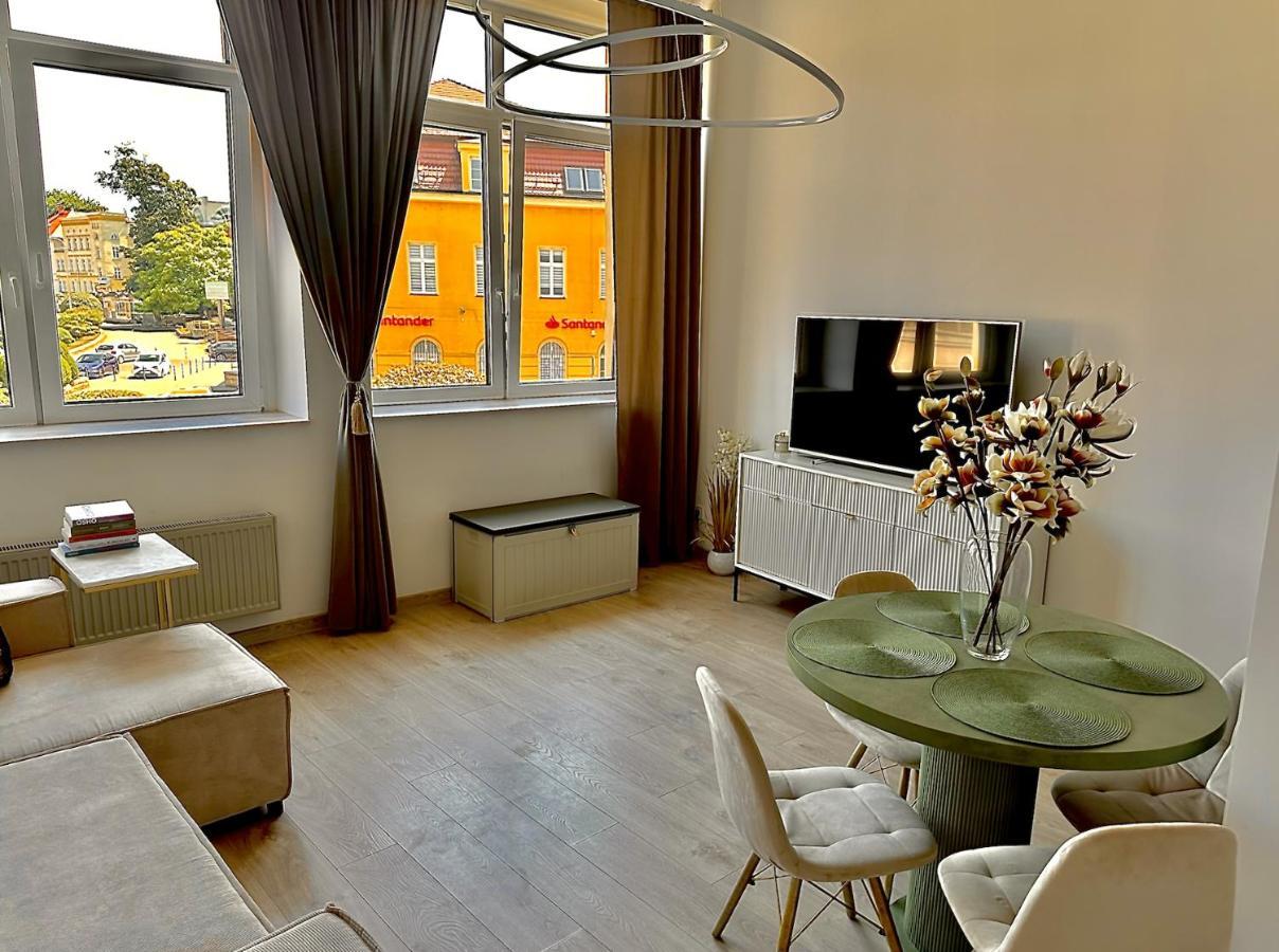 Loft Przy Placu Niepodleglosci Daire Jelenia Gora Dış mekan fotoğraf